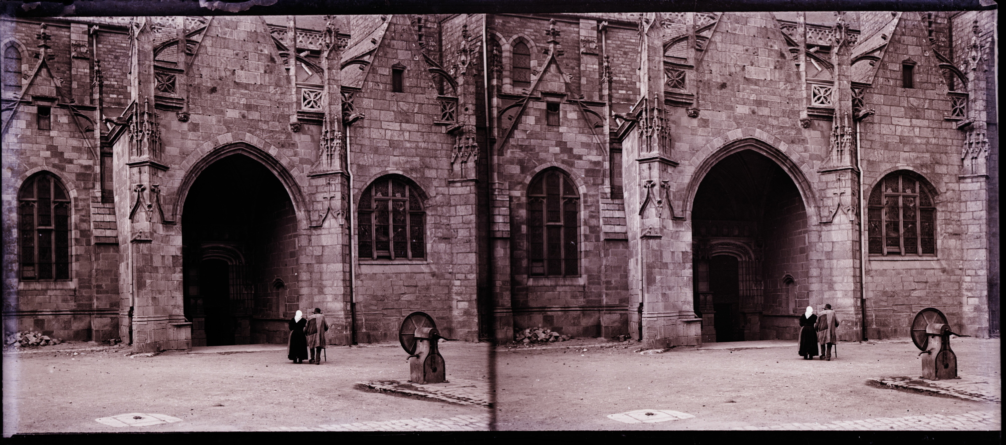 Vue stéréoscopique ancienne d’une place urbaine
